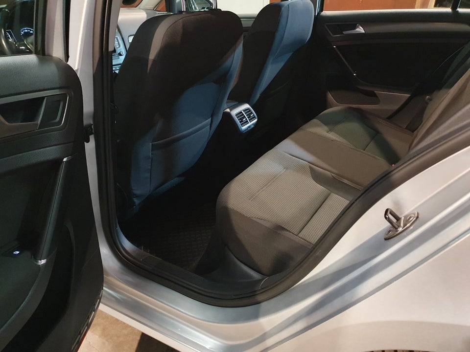 VW Golf VII 1,4 TSi 122 Comfortline BMT 5d