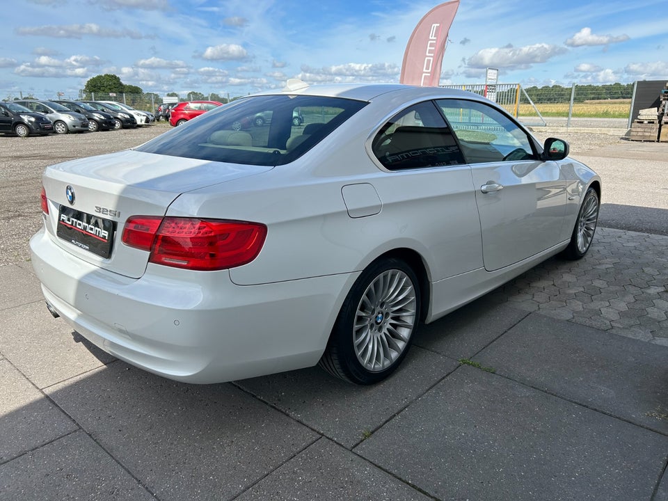 BMW 325i 3,0 Coupé aut. 2d