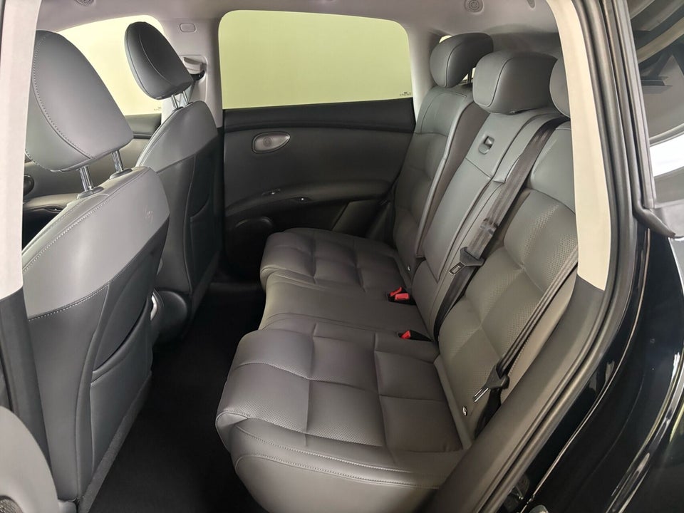 MG IM6 100 Performance AWD 5d