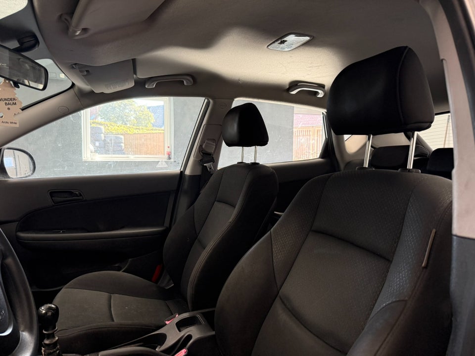 Hyundai i30 1,6 CRDi 90 Comfort 5d