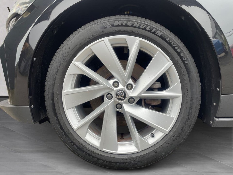 Skoda Enyaq 60 iV Selection Lodge 5d