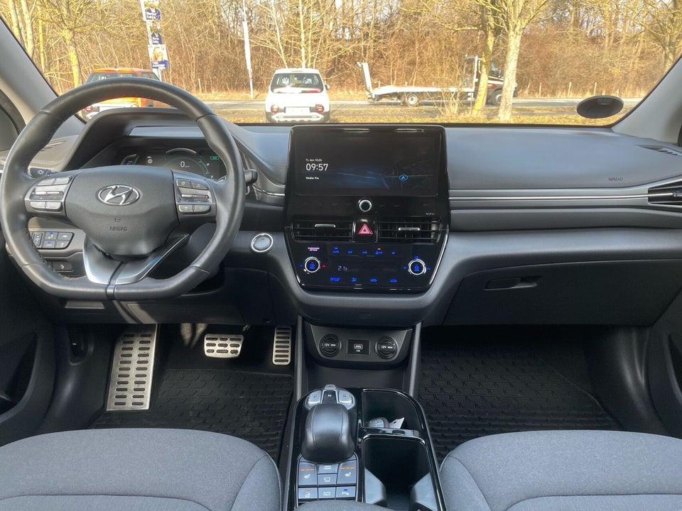 Hyundai Ioniq 40 EV Premium 5d