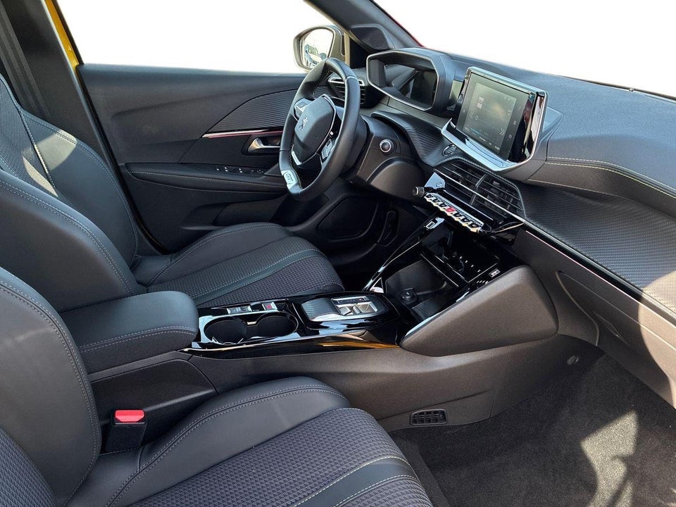 Peugeot e-208 50 GT 5d