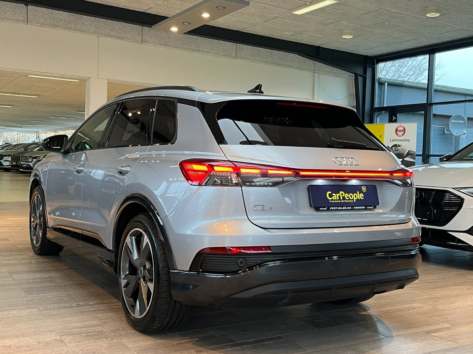 Audi Q4 e-tron 45 S-line 5d