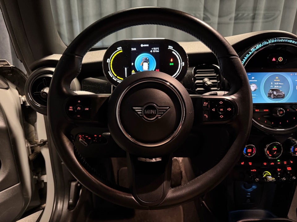 MINI Cooper SE Classic Trim 3d