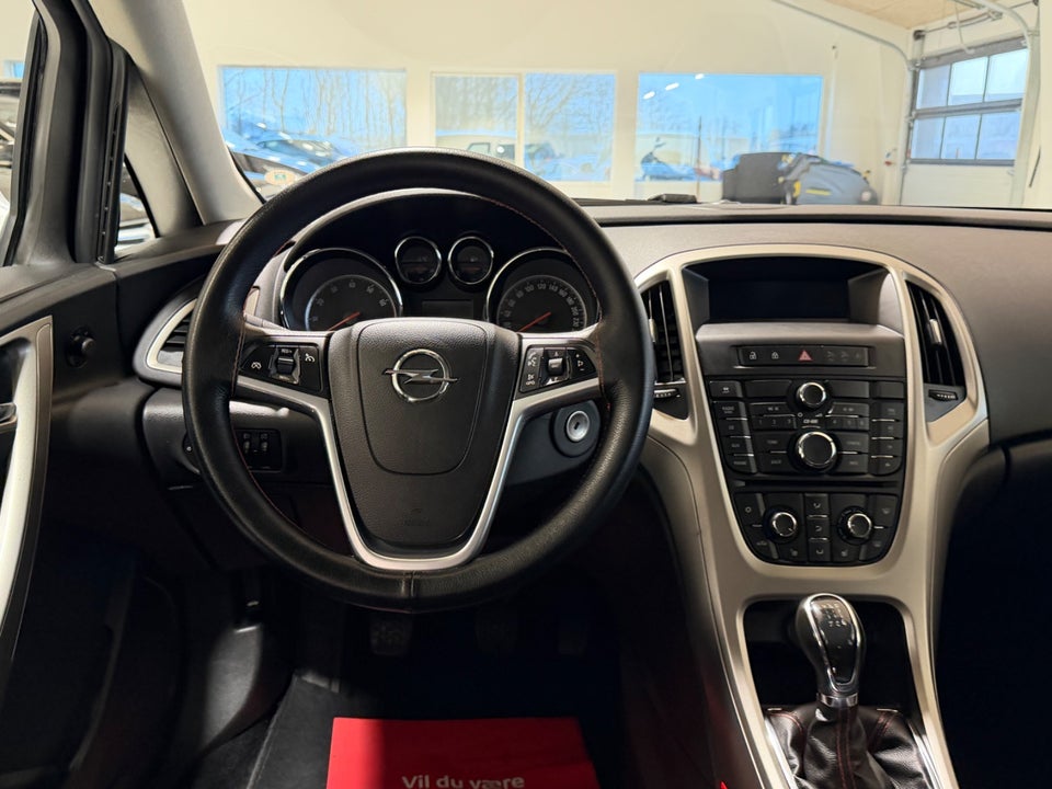 Opel Astra 1,4 T 140 Enjoy 5d