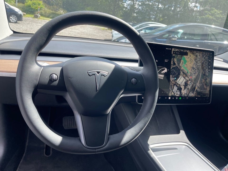 Tesla Model 3 Long Range AWD 4d