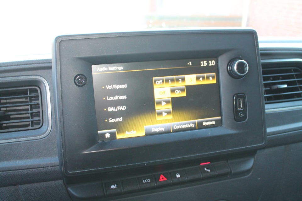 Renault Master IV T33 2,3 dCi 135 L2H2 Kassevogn