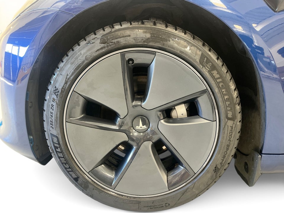 Tesla Model 3 RWD 4d