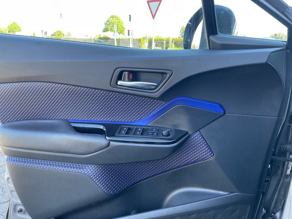 Toyota C-HR 1,8 Hybrid C-ULT Smart CVT 5d