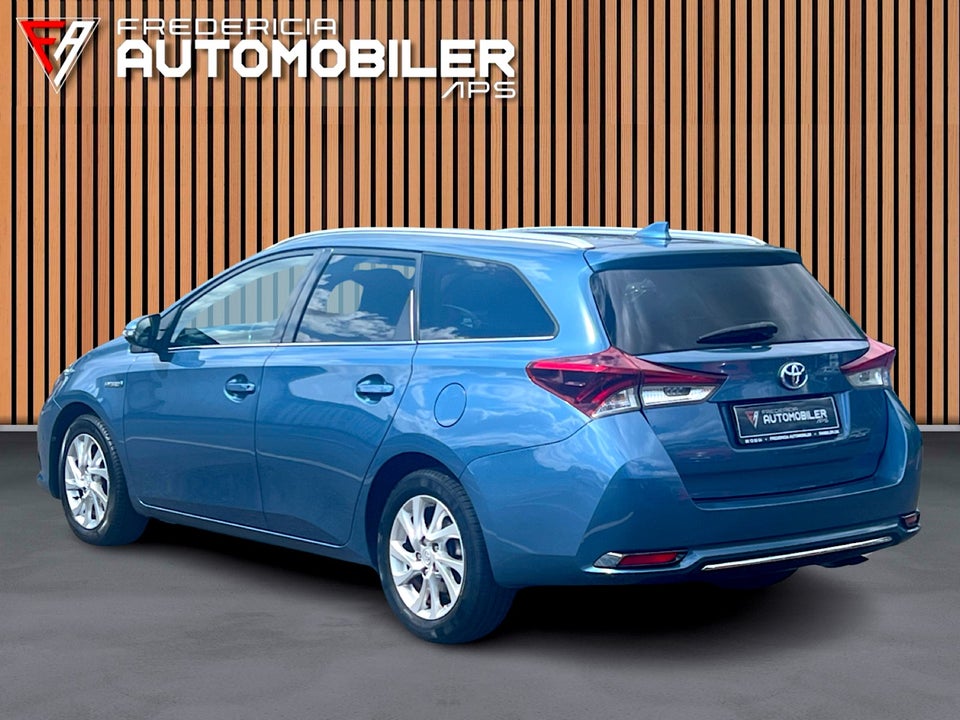 Toyota Auris 1,8 Hybrid H2 Comfort CVT 5d