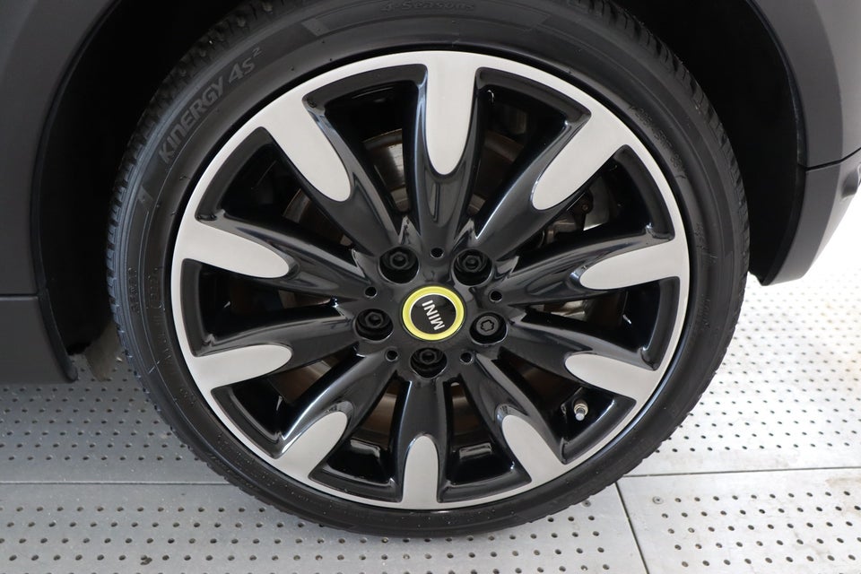 MINI Cooper SE Greenwich 3d