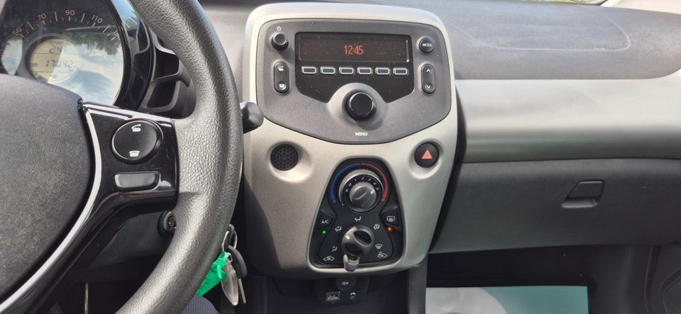 Citroën C1 1,0 e-VTi Shine 5d