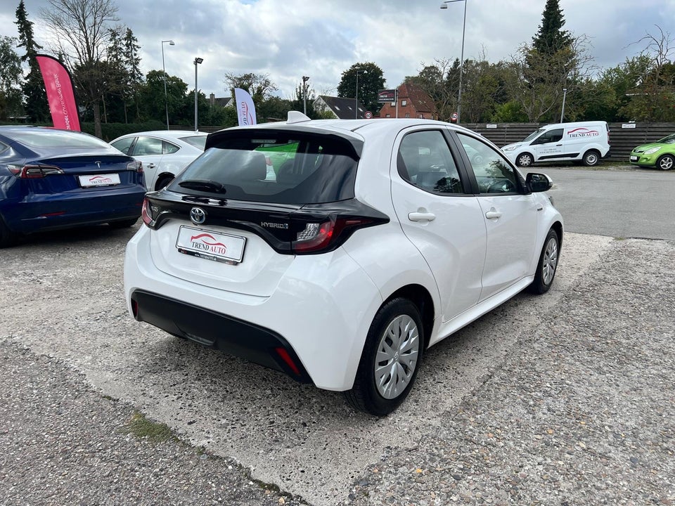 Toyota Yaris 1,5 Hybrid H3 e-CVT 5d