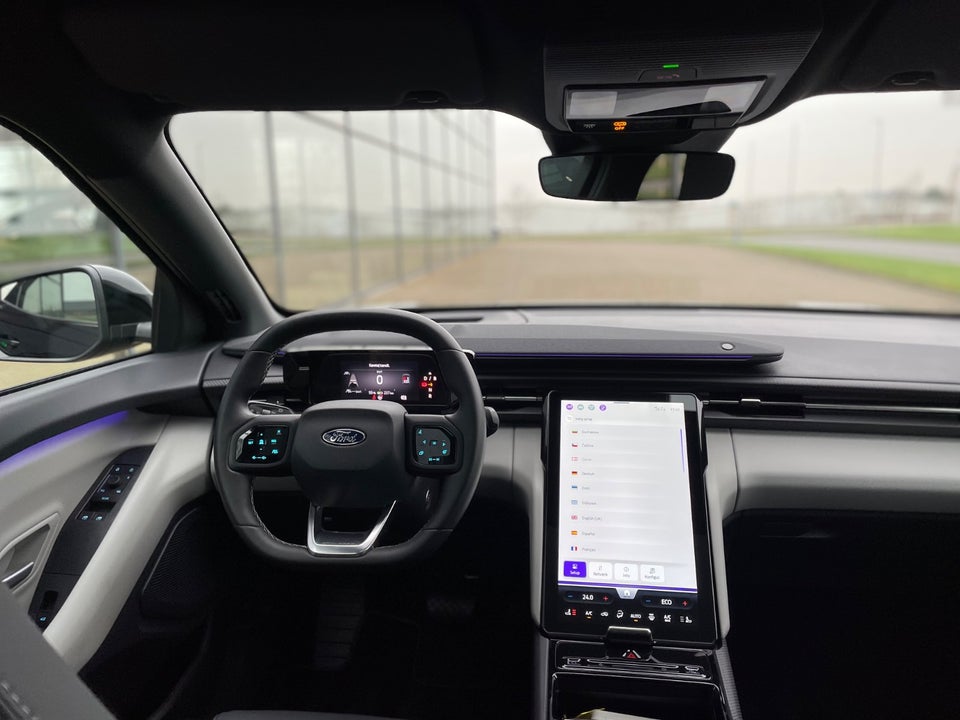 Ford Explorer 82 Premium Extended Range 5d