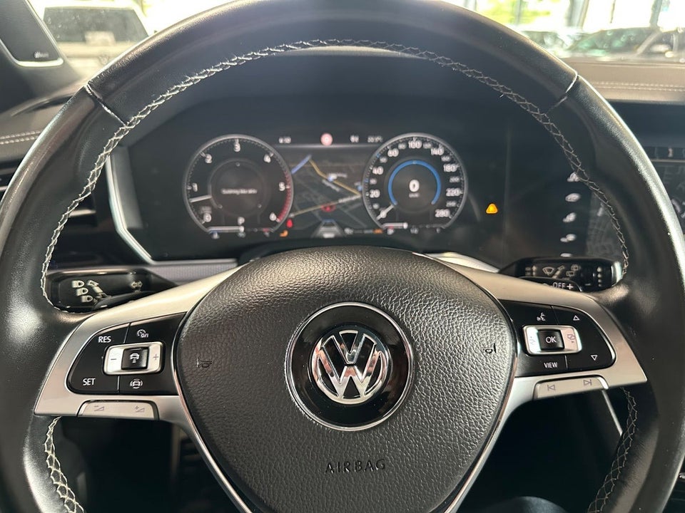 VW Touareg 3,0 TDi 286 R-line aut. 4Motion 5d