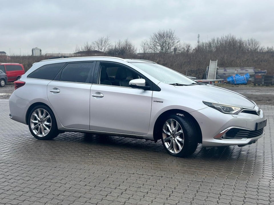 Toyota Auris 1,8 Hybrid H4 Touring Sports CVT 5d