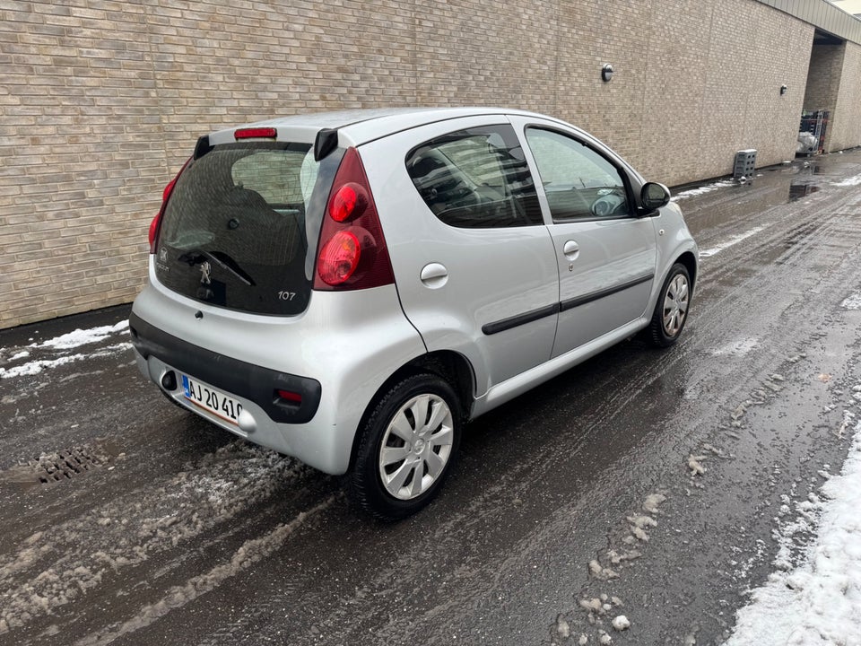 Peugeot 107 1,0 Champion Air 5d