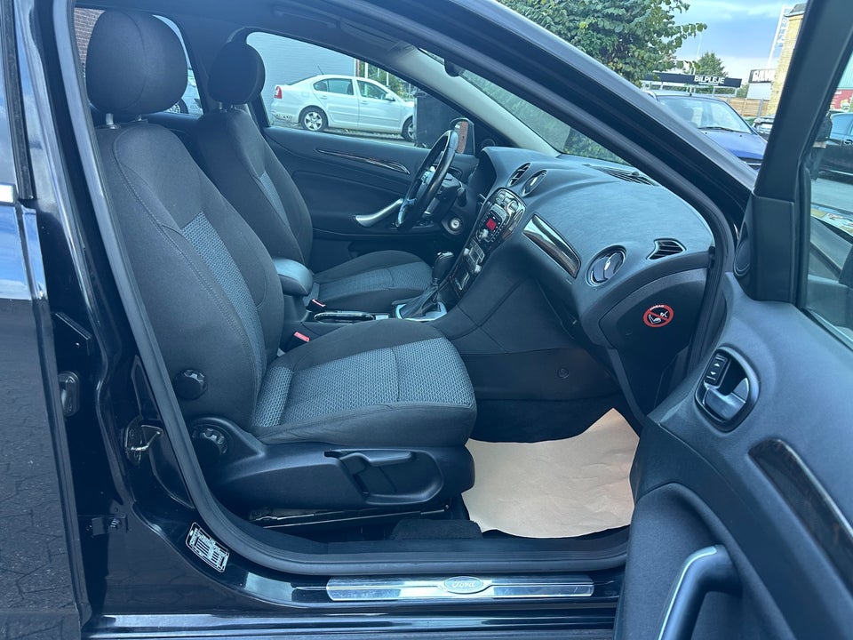 Ford Mondeo 2,3 Ghia stc. aut. 5d