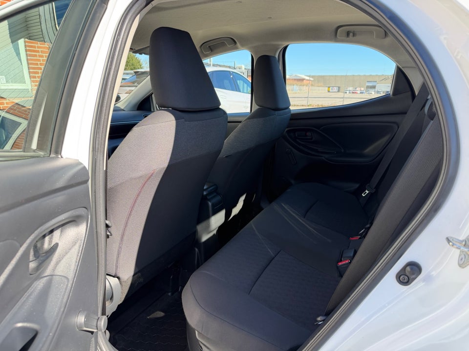 Toyota Yaris 1,5 Hybrid H3 e-CVT 5d