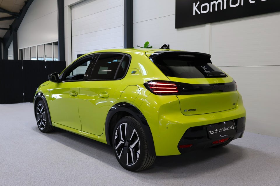 Peugeot e-208 54 GT 5d