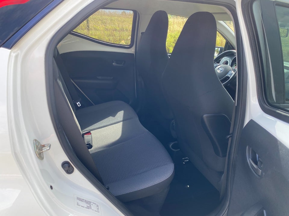 Toyota Aygo 1,0 VVT-i x-press 5d