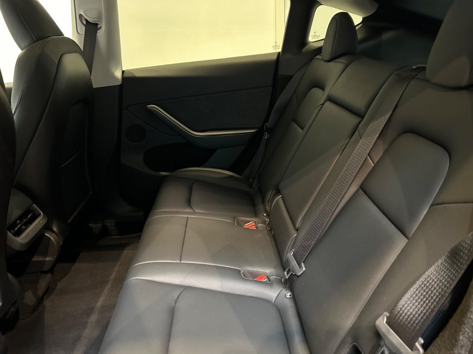 Tesla Model Y Long Range AWD 5d