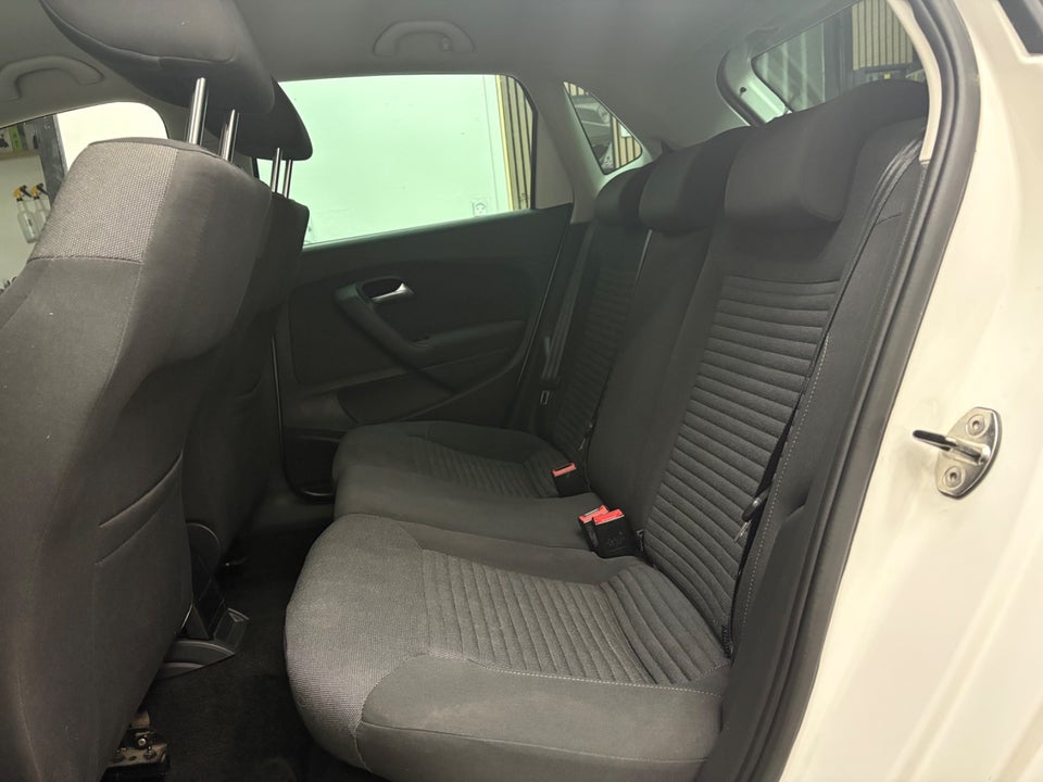 VW Polo 1,6 TDi 90 Comfortline 5d