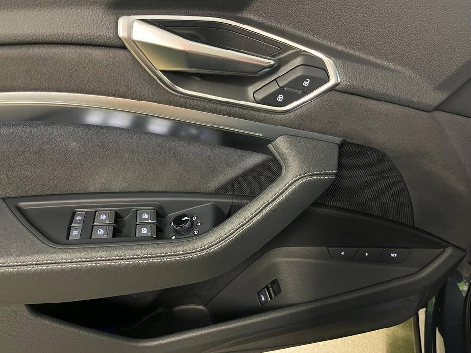 Audi Q8 e-tron 50 S-line quattro 5d