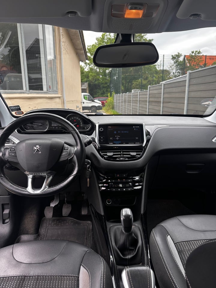 Peugeot 2008 1,2 e-THP 110 Allure 5d