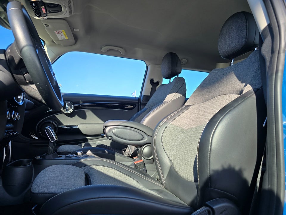 MINI Cooper SE Classic Trim 3d