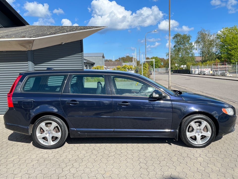 Volvo V70 3,2 Summum aut. 5d