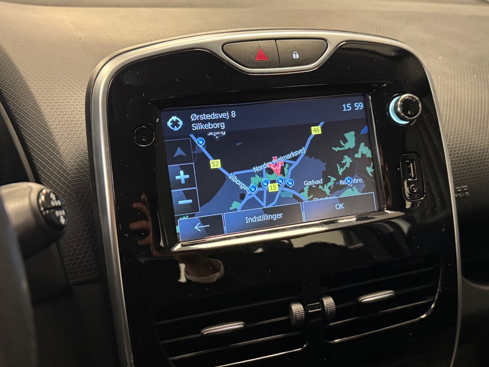 Renault Clio IV 1,2 16V Authentique Sport Tourer 5d