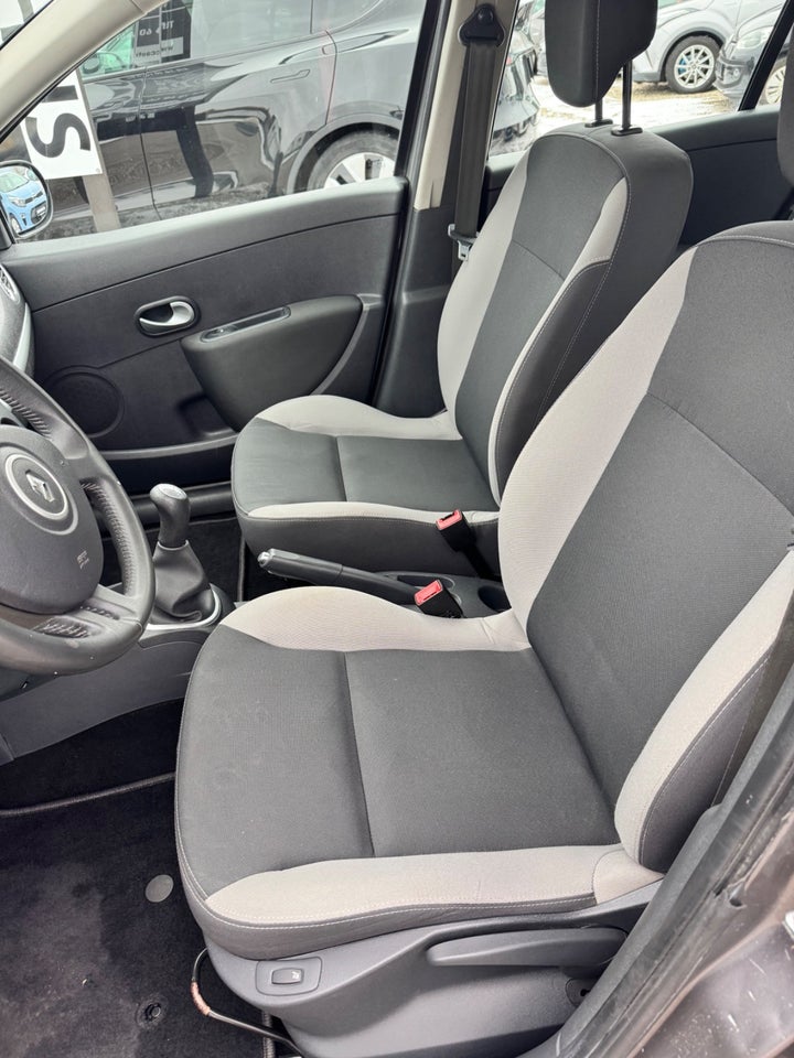 Renault Clio III 1,2 16V Sport Tourer 5d