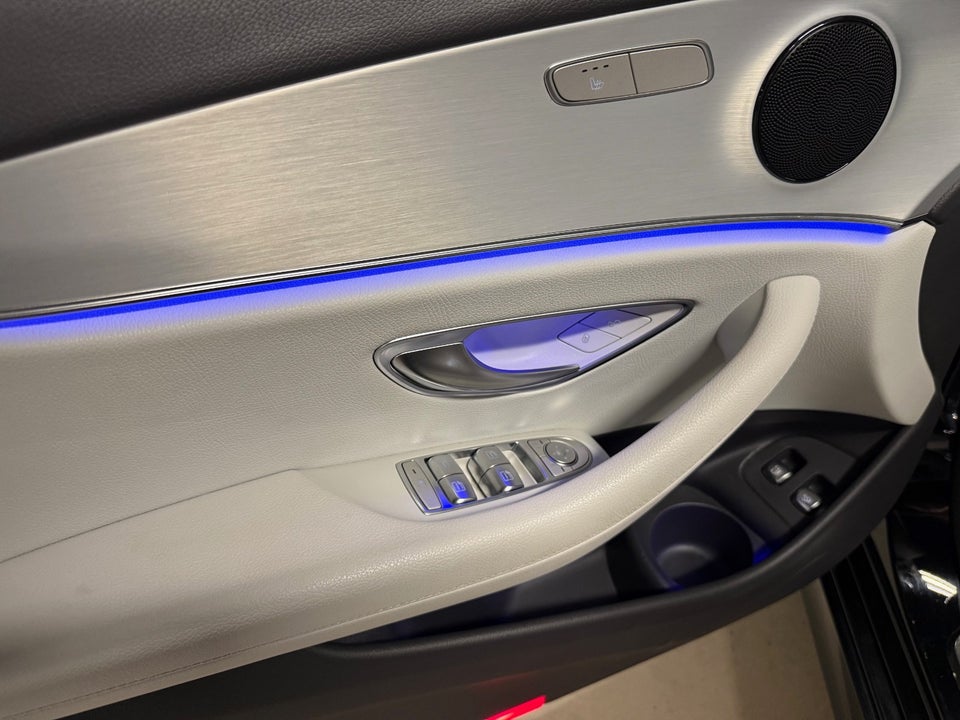 Mercedes E300 e 2,0 AMG Line stc. aut. 5d