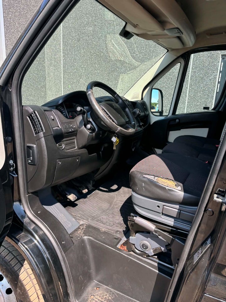 Peugeot Boxer 330 2,2 HDi 110 Kassevogn L1H1