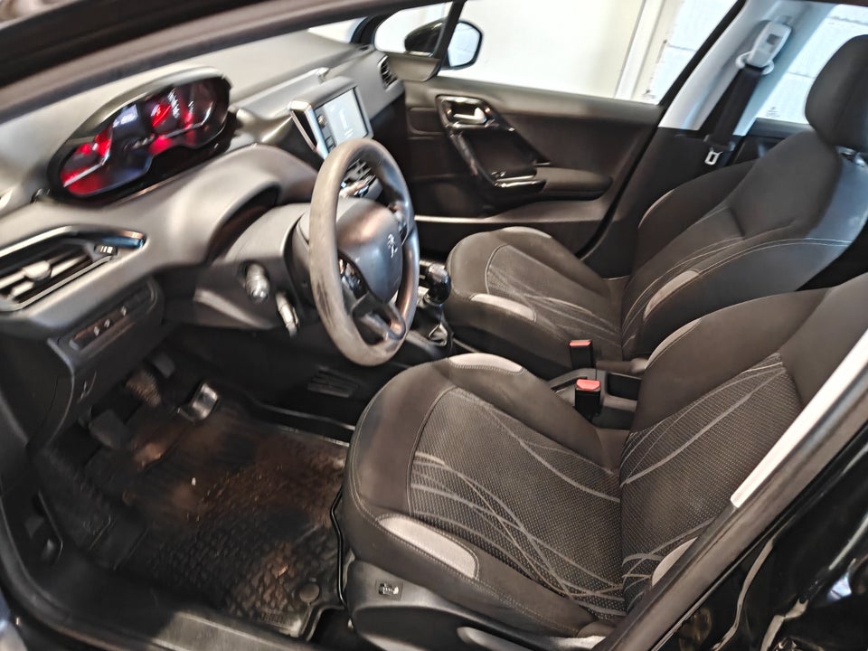 Peugeot 208 1,6 e-HDi 92 Active 5d