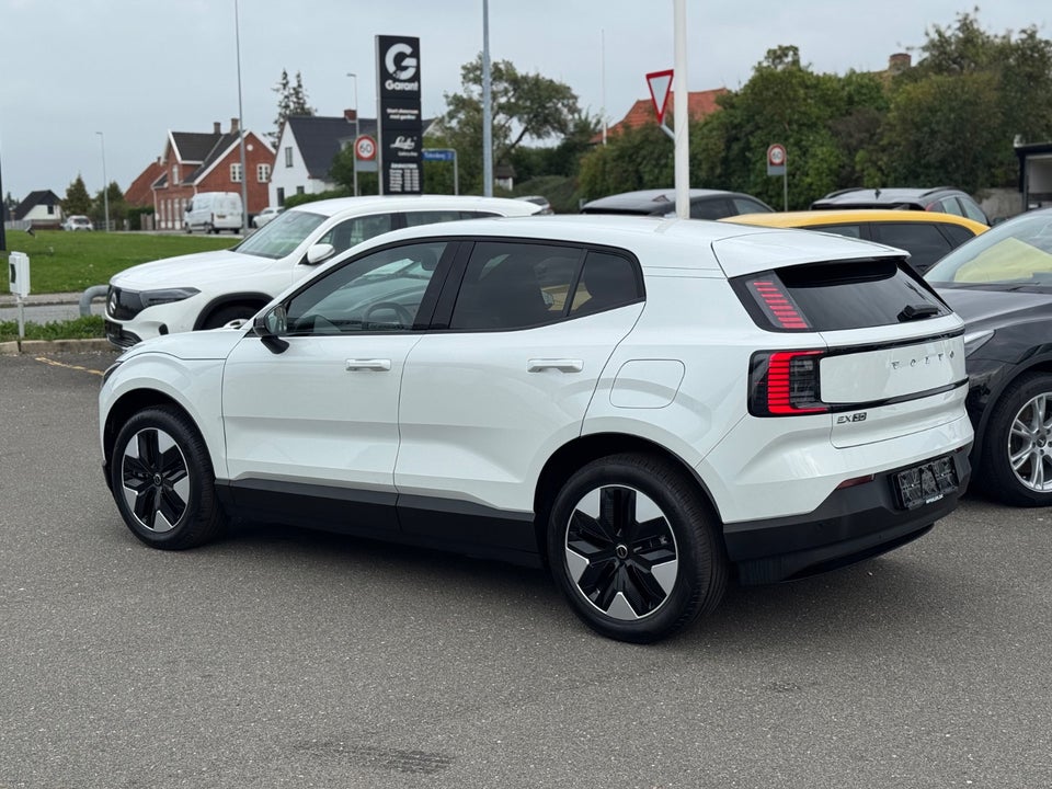 Volvo EX30 Standard Range Plus 5d