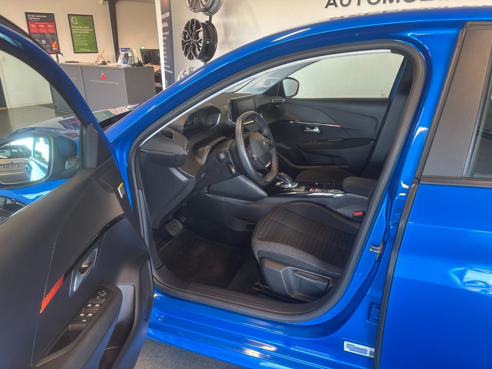 Peugeot e-208 50 Active 5d