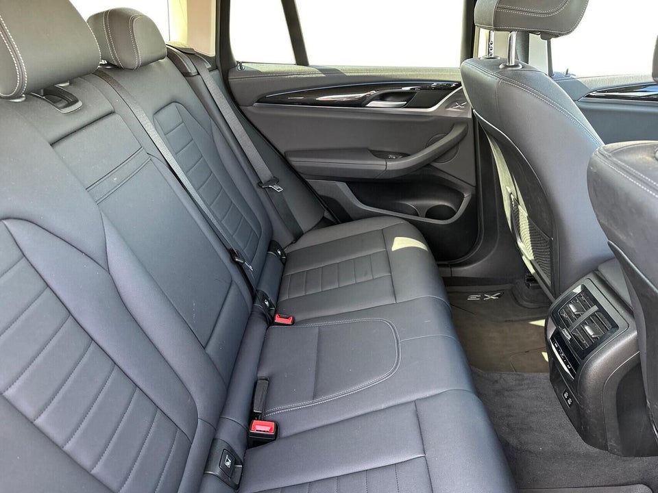BMW iX3 Charged 5d