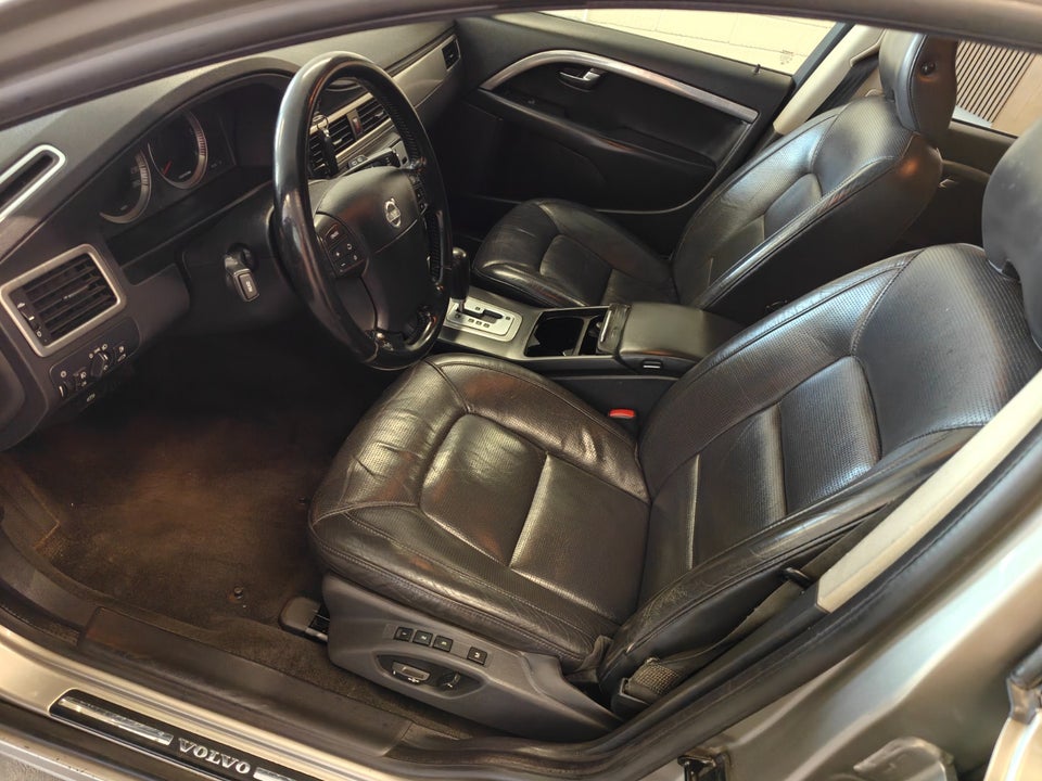 Volvo V70 2,4 D5 185 R-Design aut. 5d
