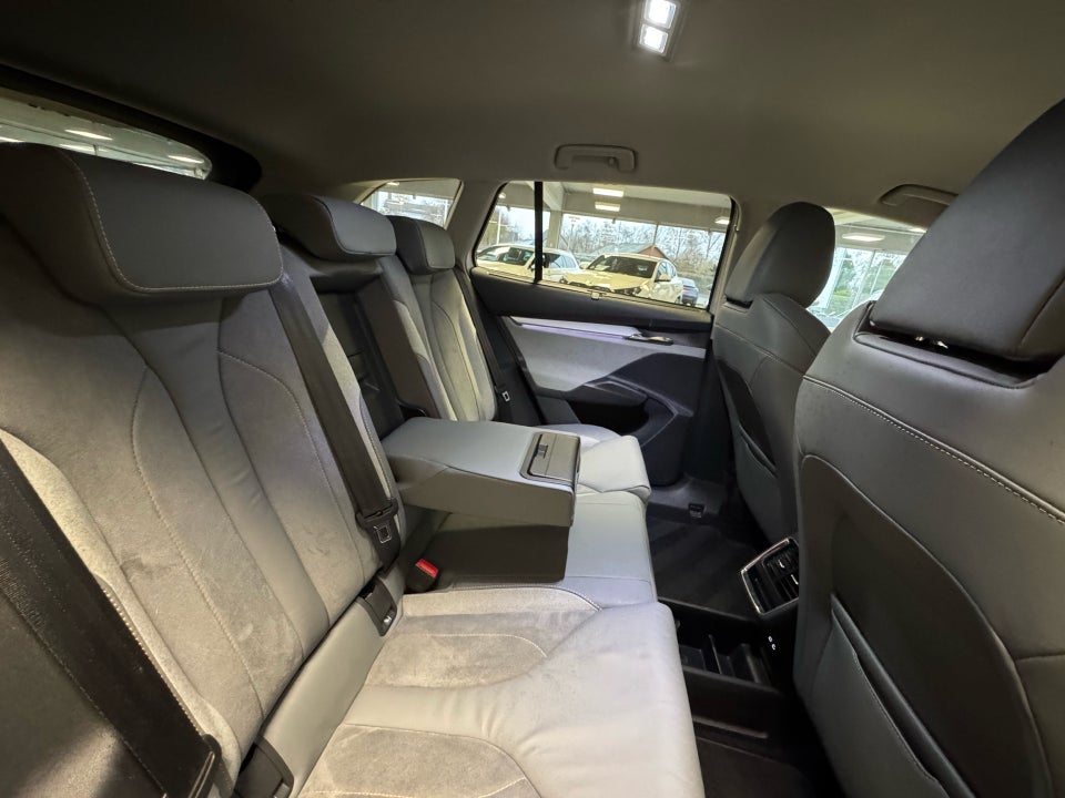 Skoda Enyaq 80 iV Selection Lounge 5d