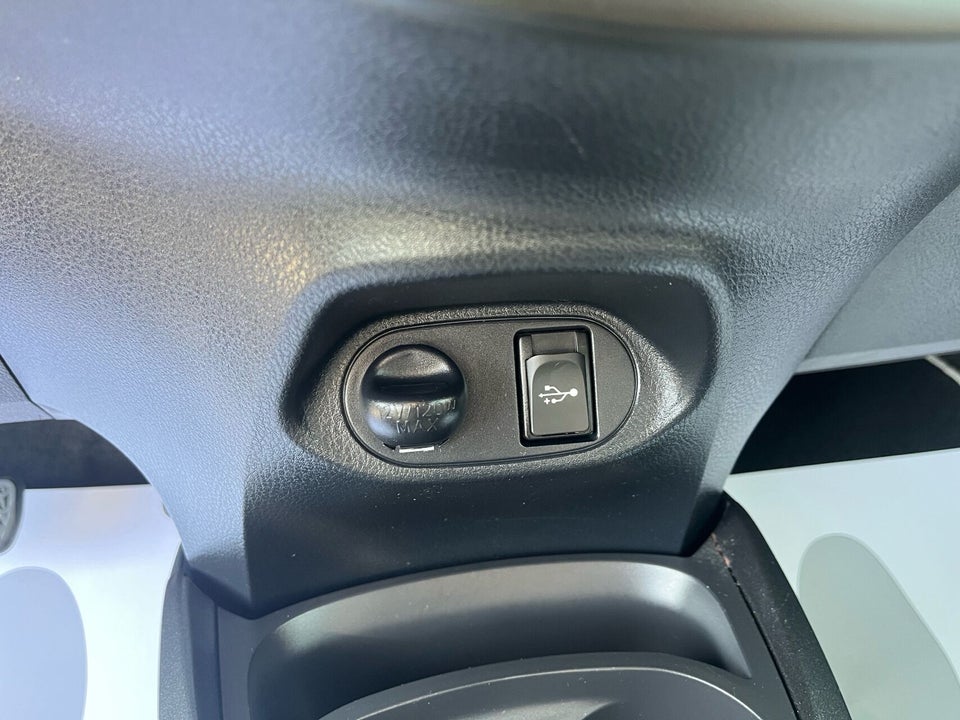 Toyota Yaris 1,5 Hybrid H3 Y20 e-CVT 5d