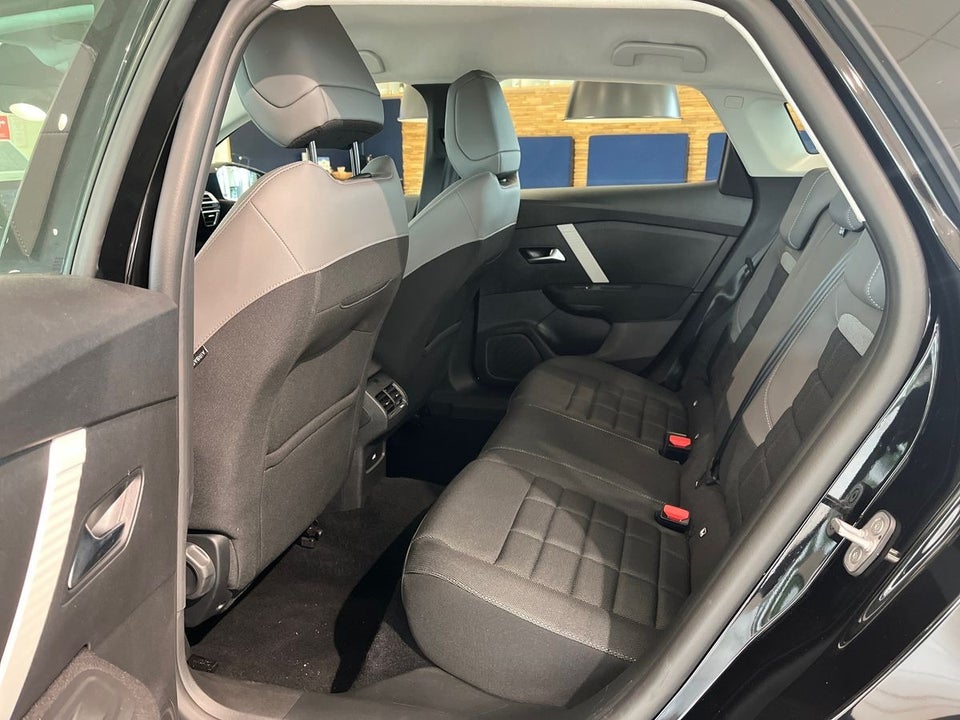 Citroën ë-C4 X 50 Plus 4d