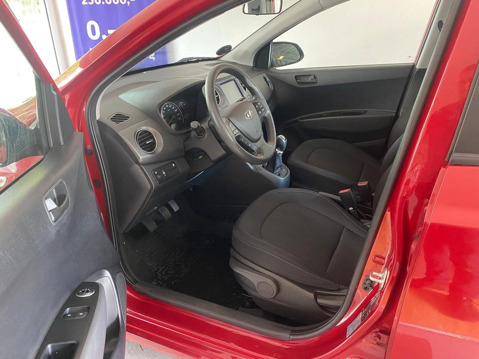 Hyundai i10 1,0 Touch 5d