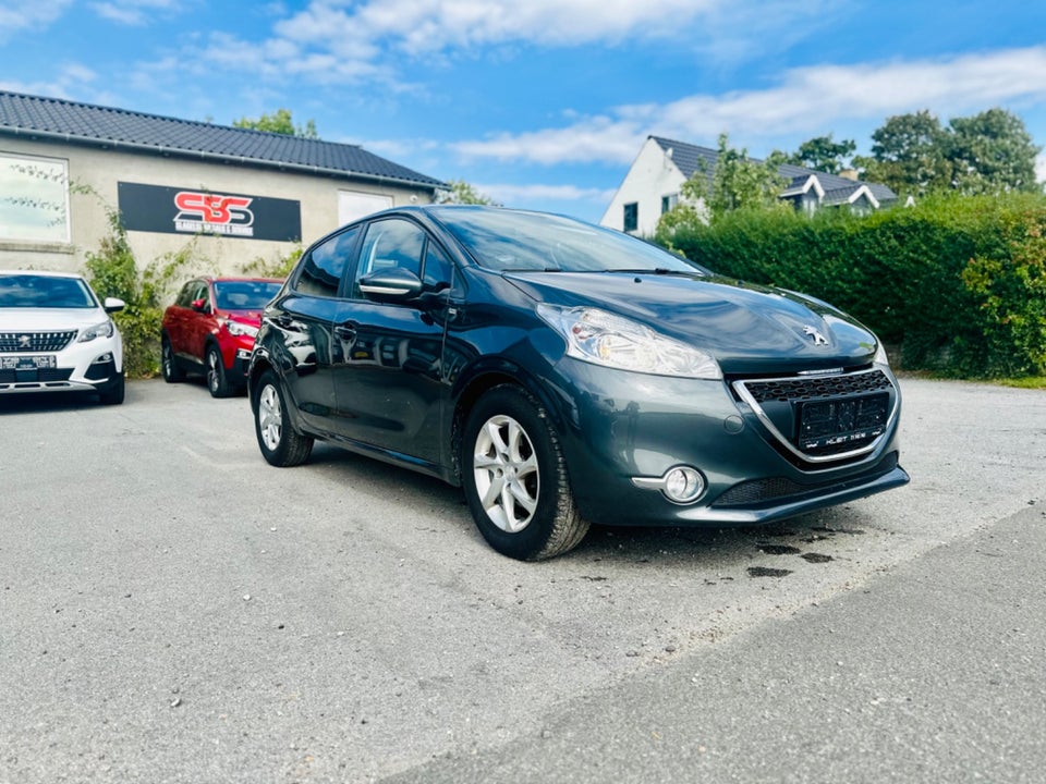 Peugeot 208 1,2 VTi Style 5d