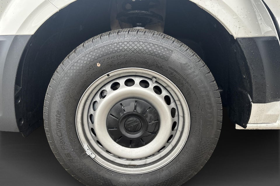 VW Crafter 35 2,0 TDi 140 Kassevogn L3H2 aut.