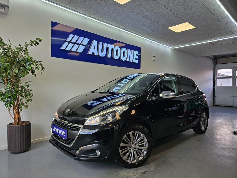 Peugeot 208 1,2 VTi 82 Selection Sky 5d