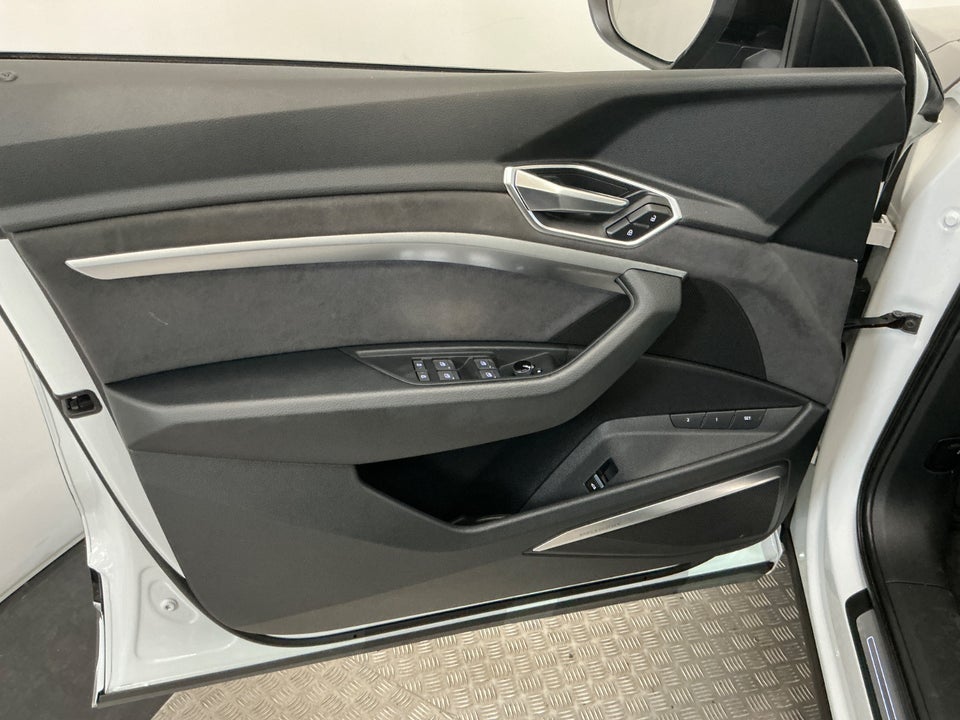 Audi e-tron 55 S-line quattro 5d