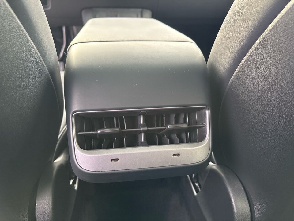 Tesla Model Y Long Range AWD 5d